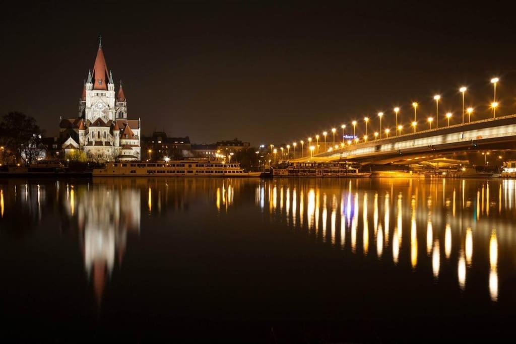 Schoenes Living Am Donauufer Wien Eksteriør billede